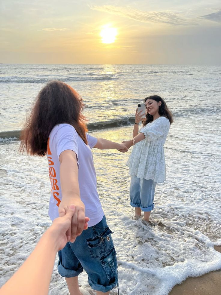 Mỗi lần tụ họp, trời như xanh hơn