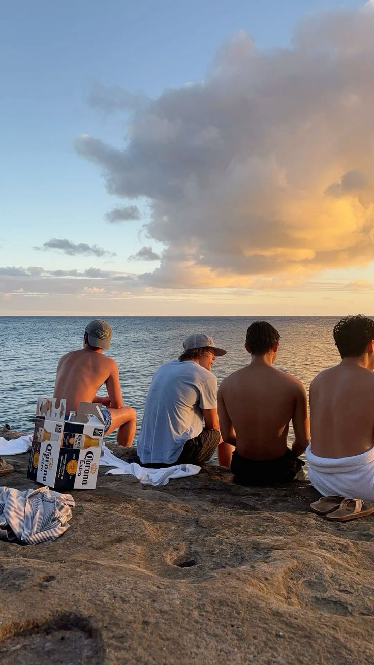 Tiếng cười vang xa hơn cả tiếng sóng