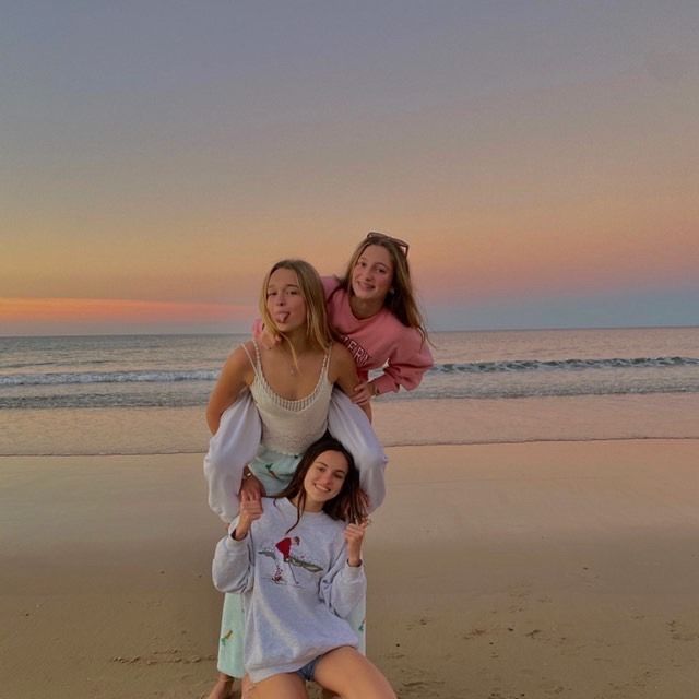 Nhóm nhỏ giữa trời lớn, nhưng vẫn ồn ào nhất