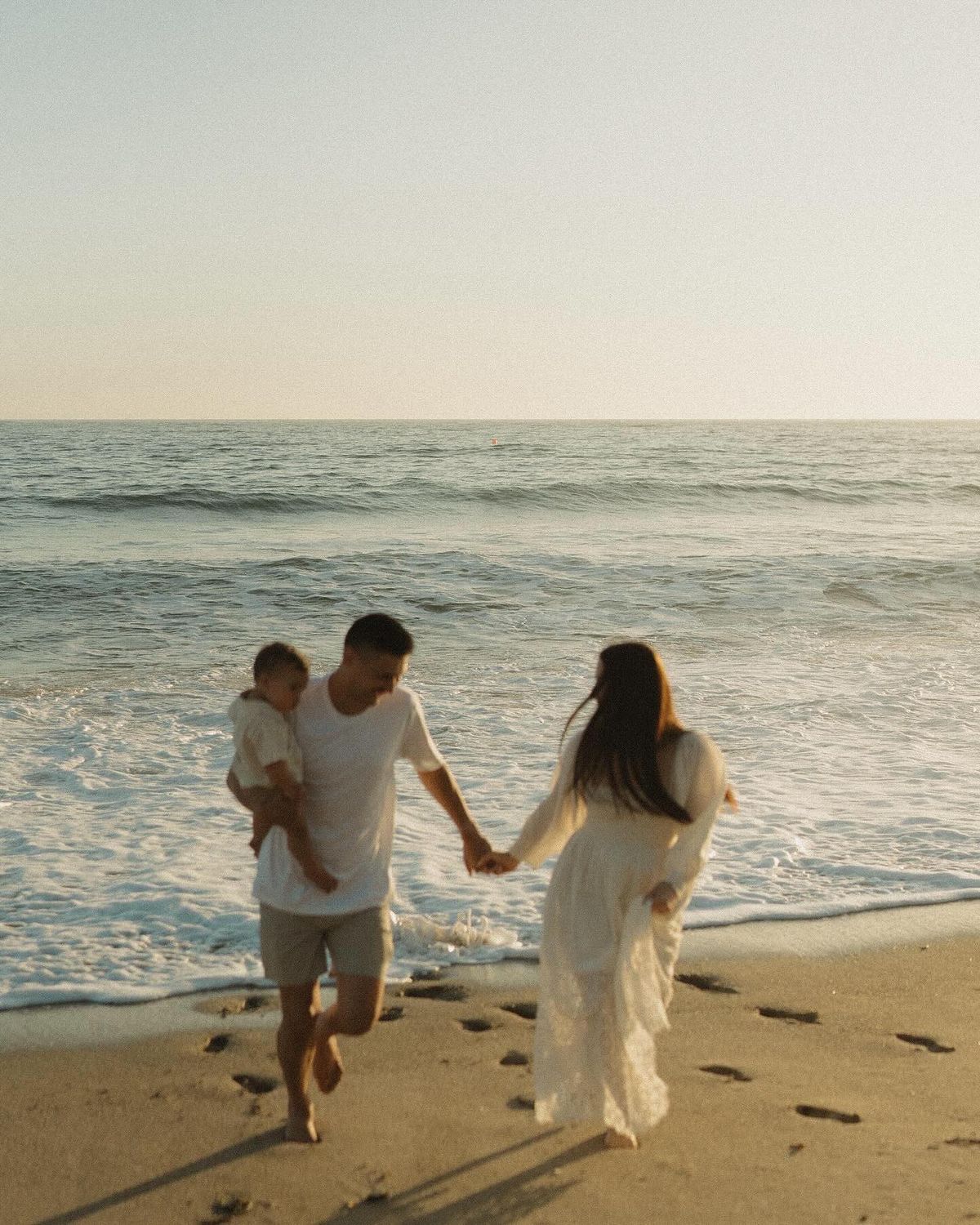 Nắm tay thật lâu để thời gian chậm lại