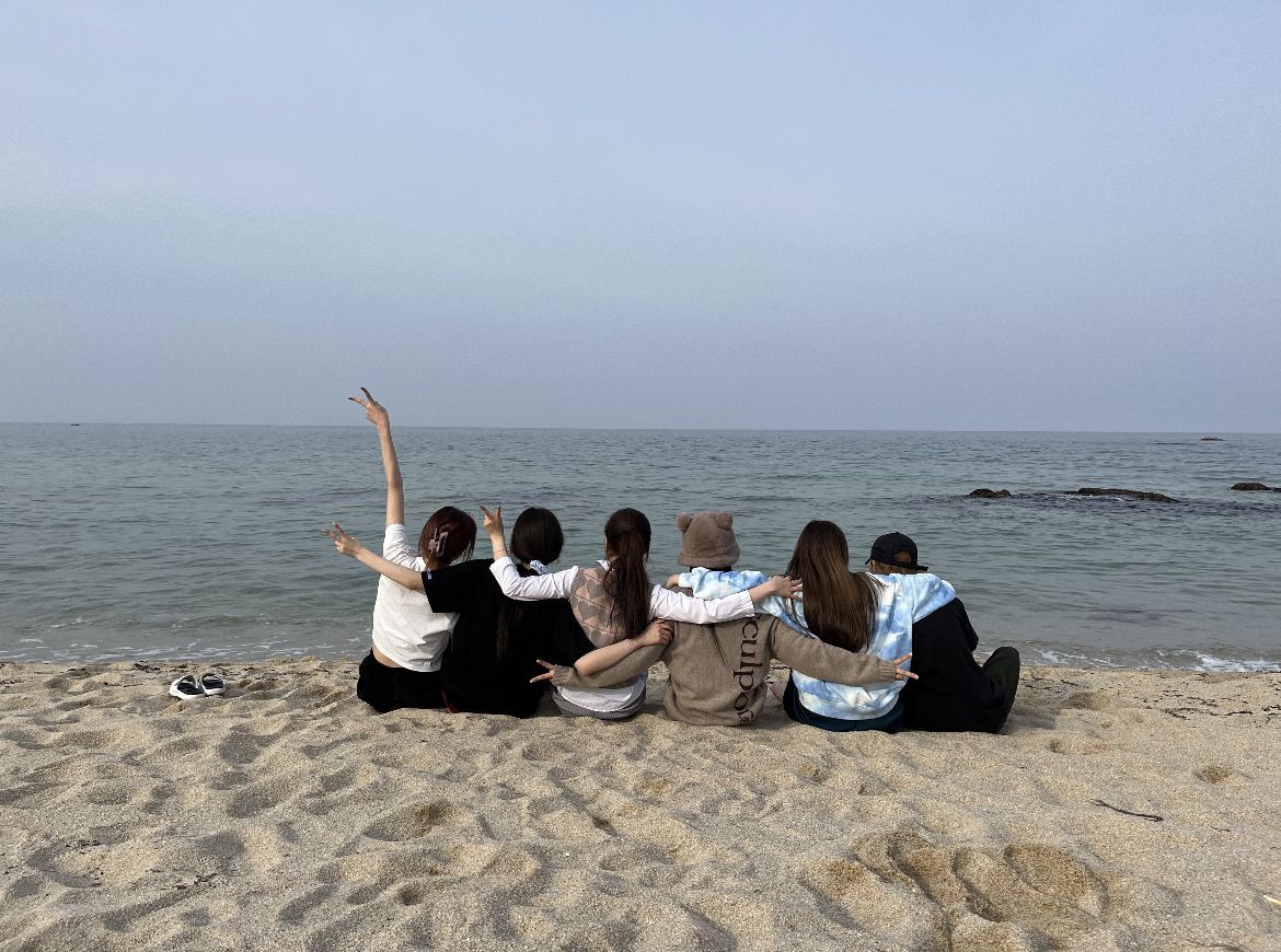 Hè mà thiếu bạn thì như biển thiếu sóng