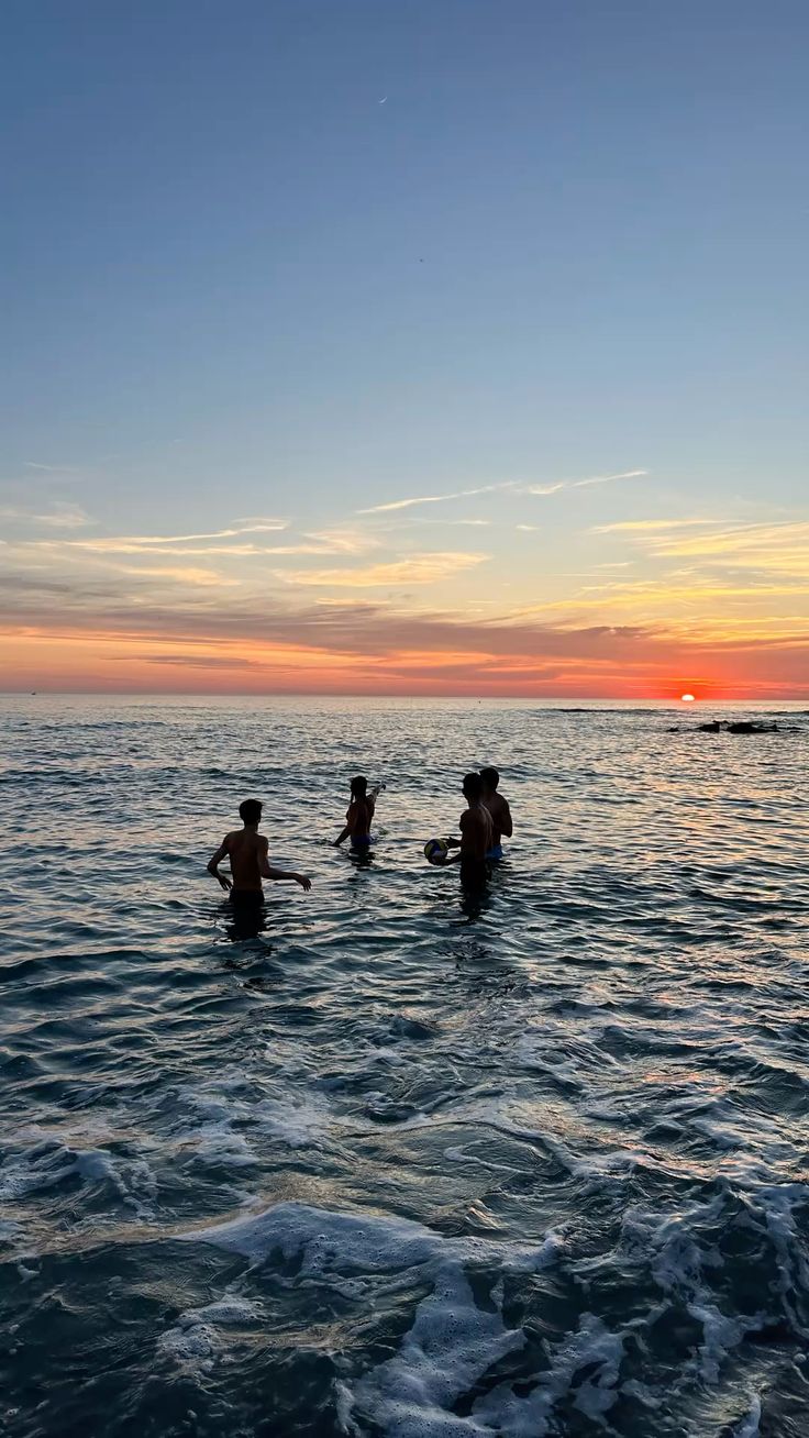 Concept chụp ảnh nhóm đi biển