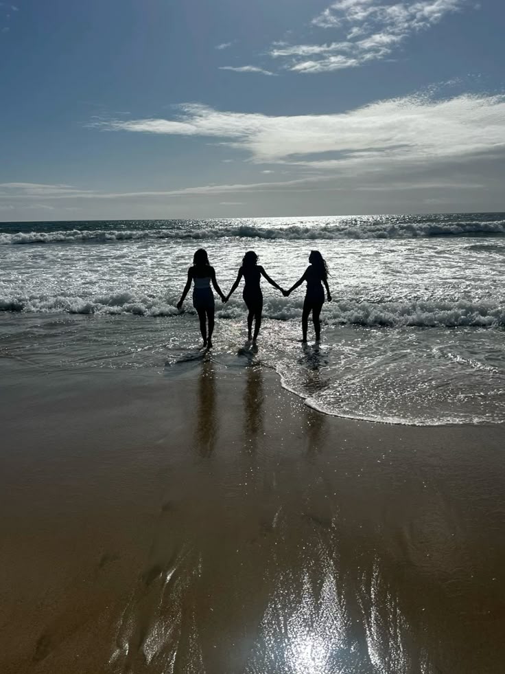 Biển đẹp hơn khi có tiếng cười