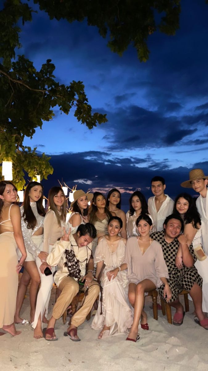 Tư thế đứng cân đối tạo sự hài hòa