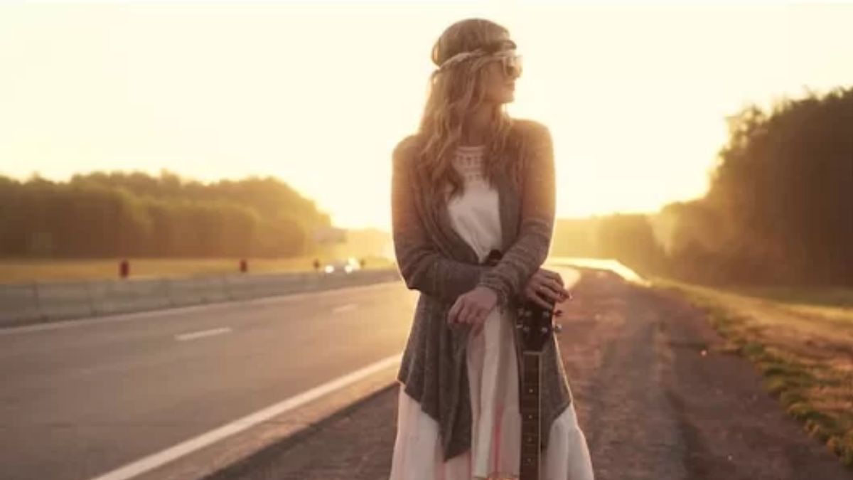 Cách tạo dáng chụp ảnh đẹp sang chảnh kết hợp nơi có ánh sáng