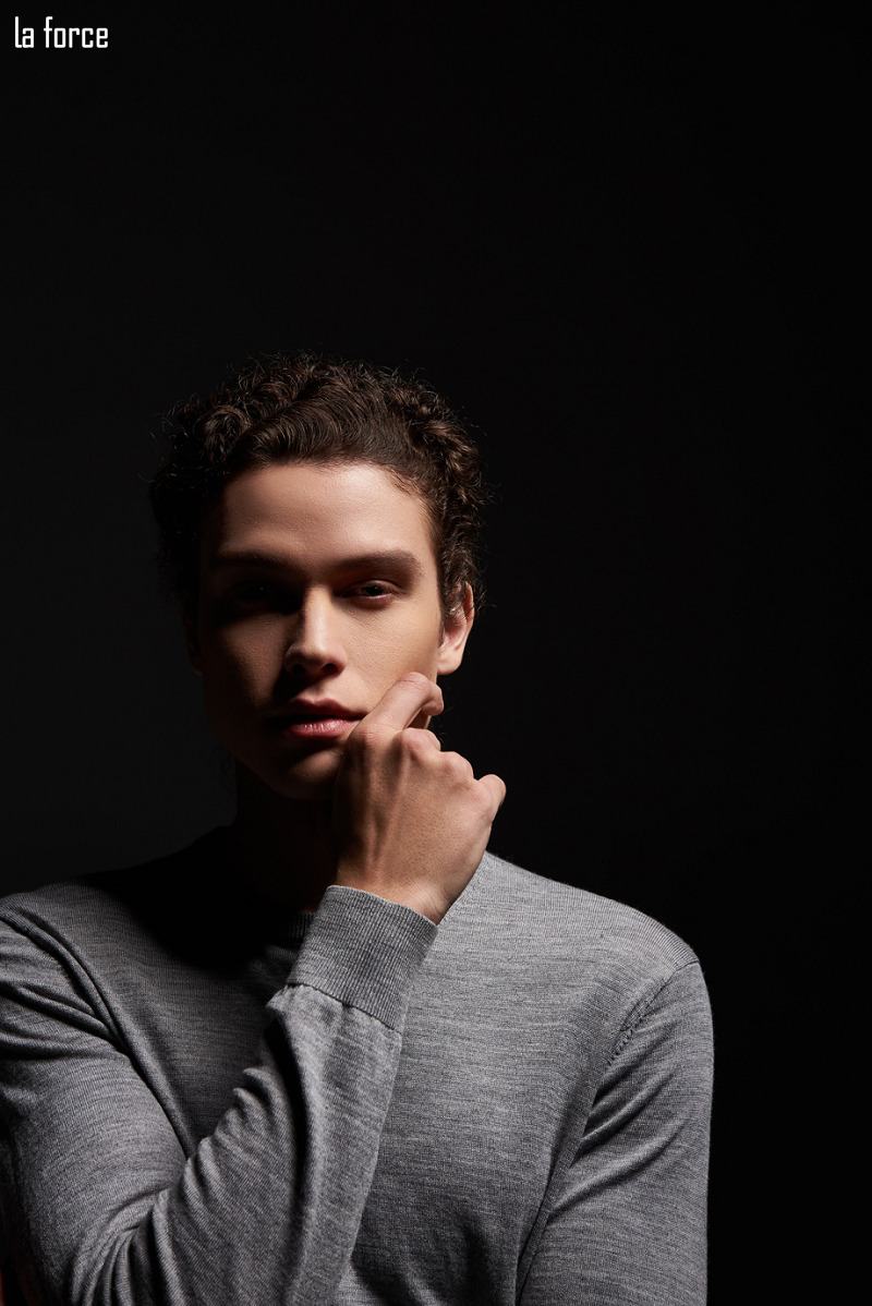 Cách chụp hình selfie đẹp cho nam