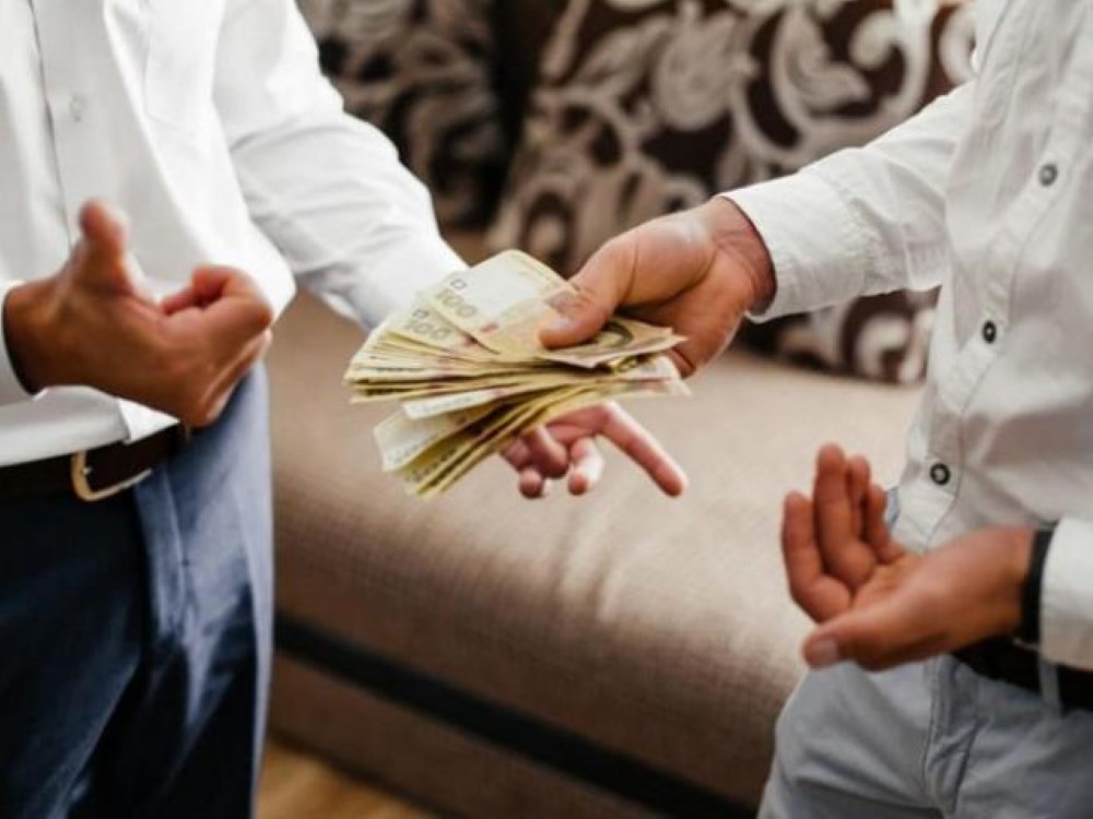 Không nên khủng bố tin nhắn người vay nợ