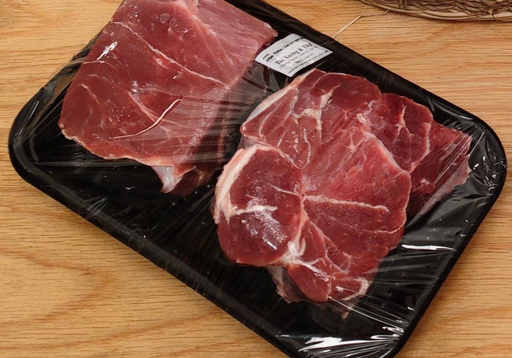 Có thể chọn thịt nạm bò, bắp bò hoặc sườn bò khi làm thịt bò kho