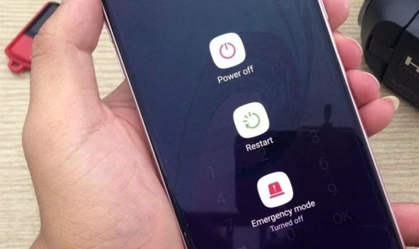 Khởi động lại điện thoại