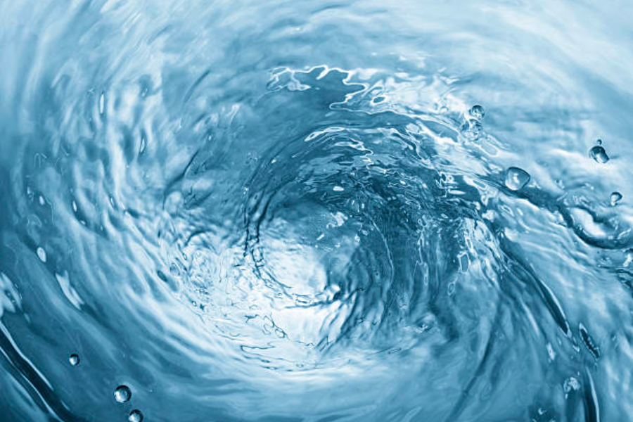 Cách tạo Oxy cho cá không cần máy bằng khuấy nước thủ công giúp tăng sục khí bể cá