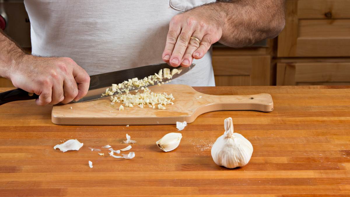 Cách làm ớt sa tế chay bước 1