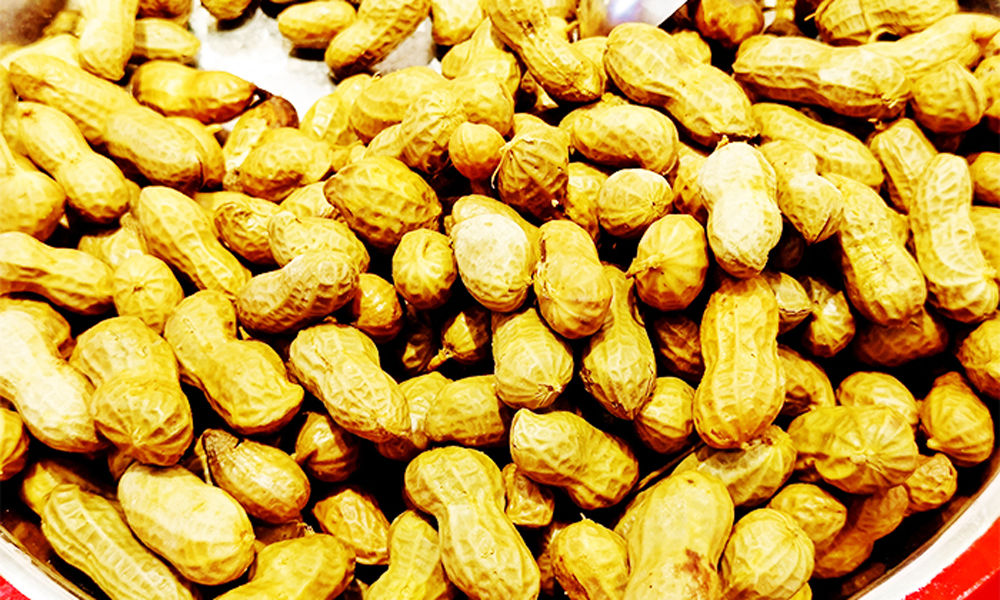 Cách luộc lạc mềm béo, ngọt bùi, không thâm đen