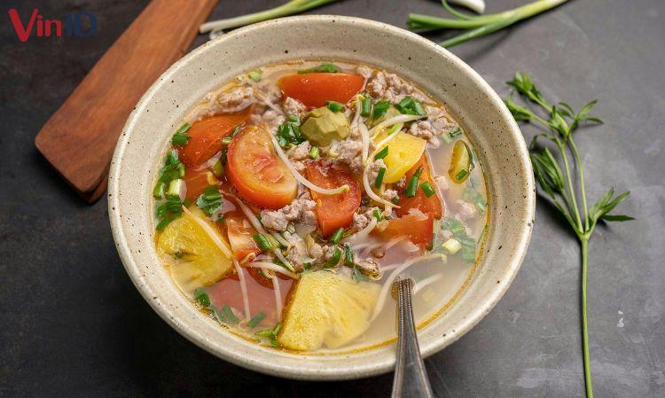 Canh chua thịt băm.