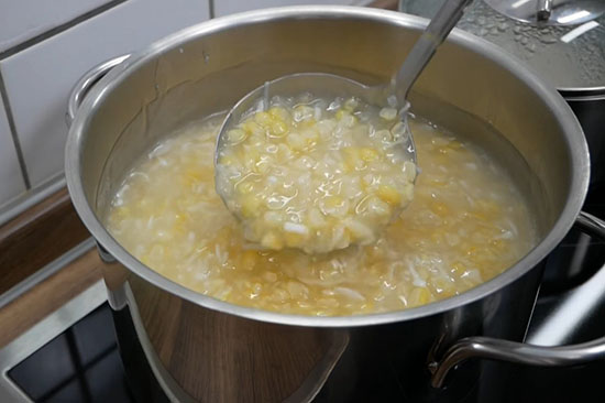 Nấu cho tất cả nguyên liệu đều chín nhừ