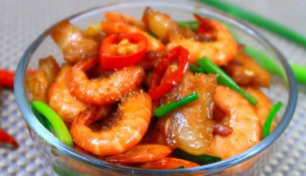 Tôm rim thịt ba chỉ ngon đậm đà