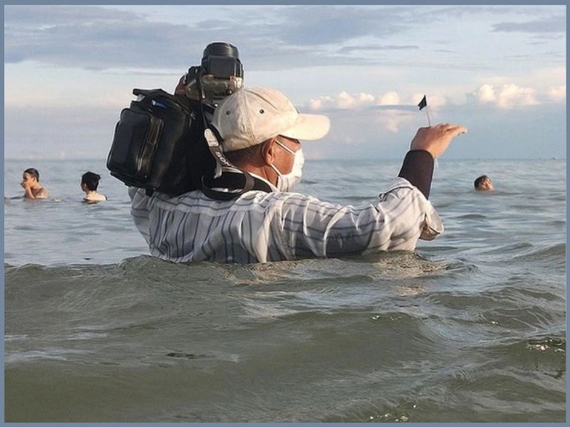 cách tạo dáng đẹp khi đi biển