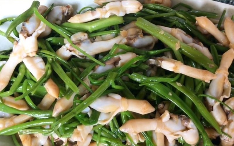 Ốc giác xào trứng muối