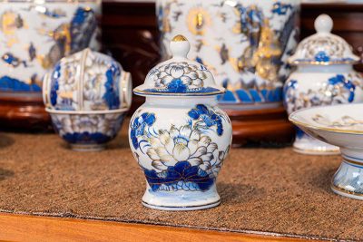 Chóe sứ và ý nghĩa trong văn hóa thờ cúng tâm linh