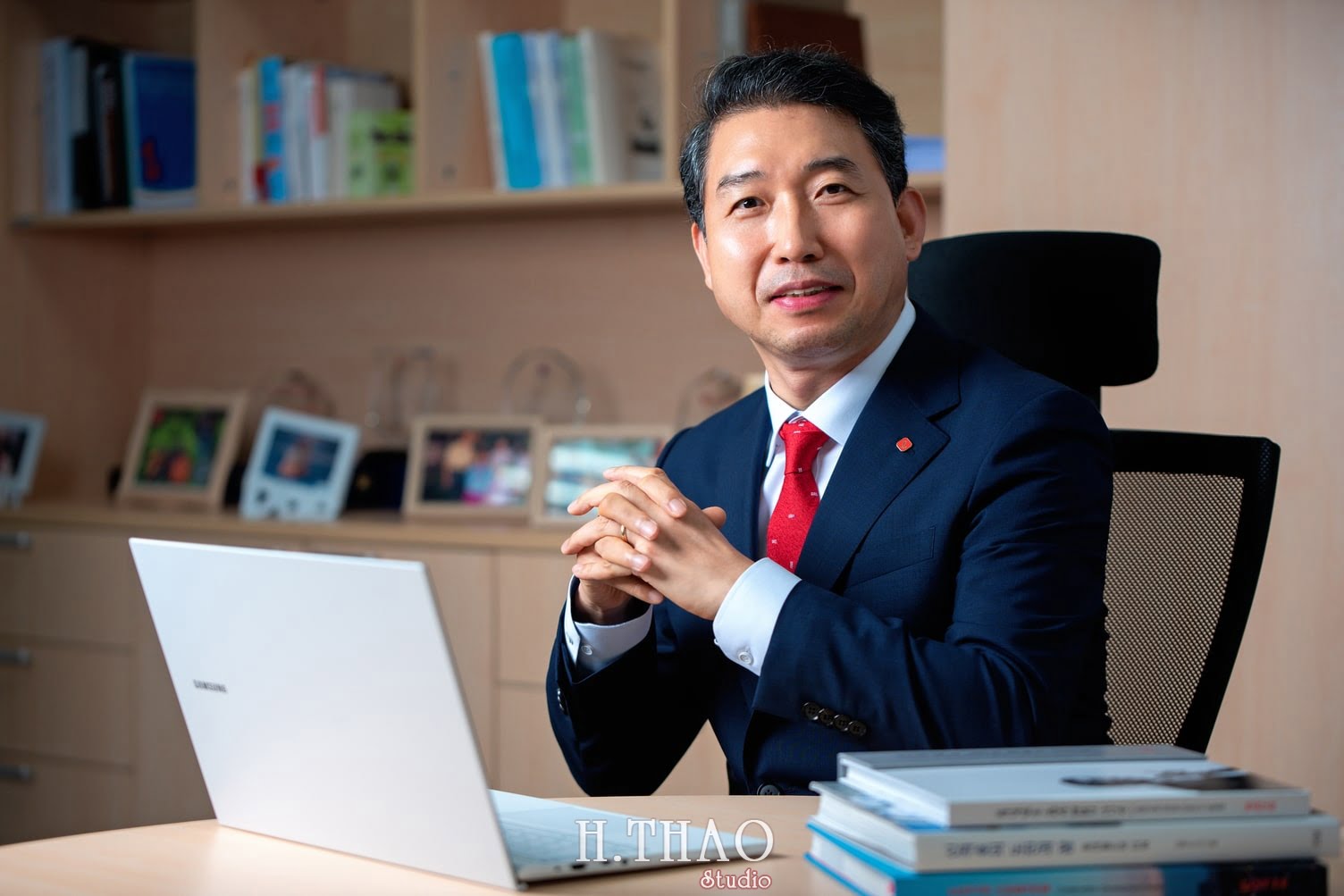 Anh profile 46 - Dịch vụ chụp ảnh công sở đẹp, chuyên nghiệp tại TPHCM - HThao Studio