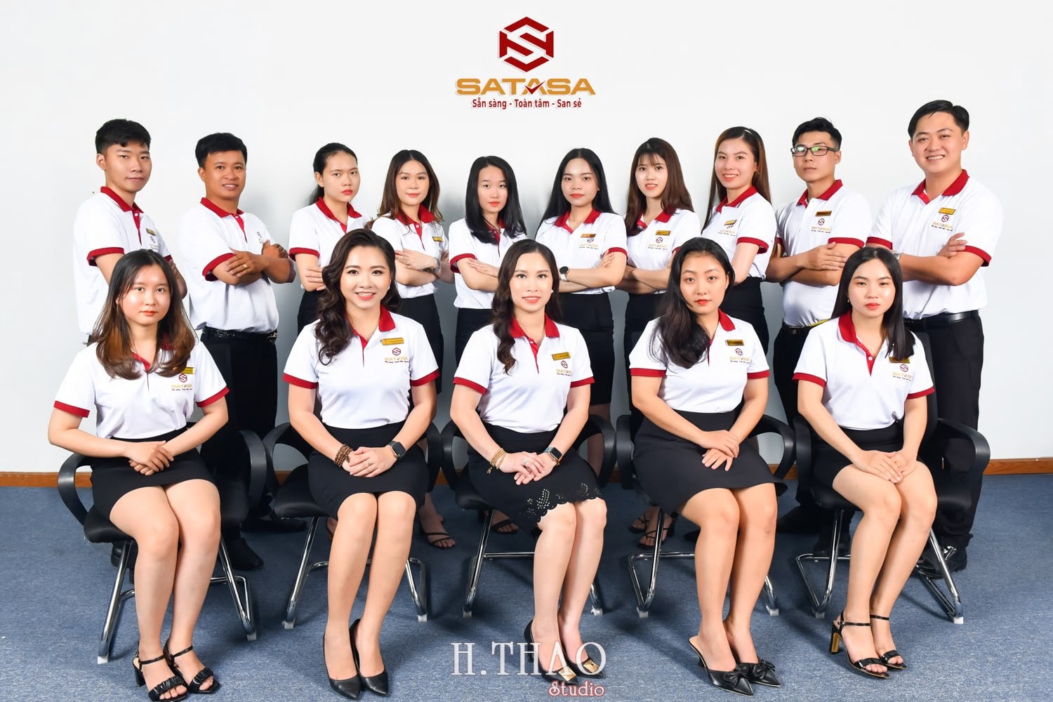 Anh cong ty 11 min - Dịch vụ chụp ảnh công sở đẹp, chuyên nghiệp tại TPHCM - HThao Studio