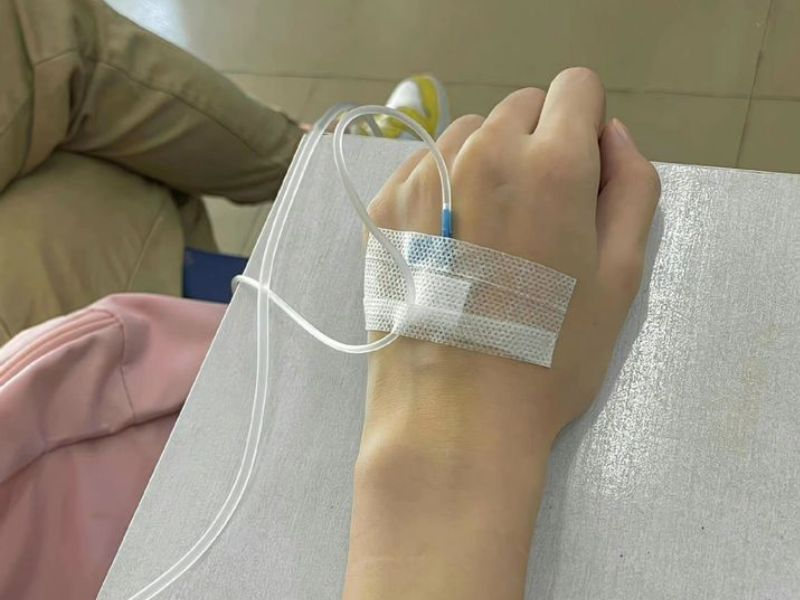 Tổng hợp ảnh truyền nước tự chụp như thật tại nhà, bệnh viện