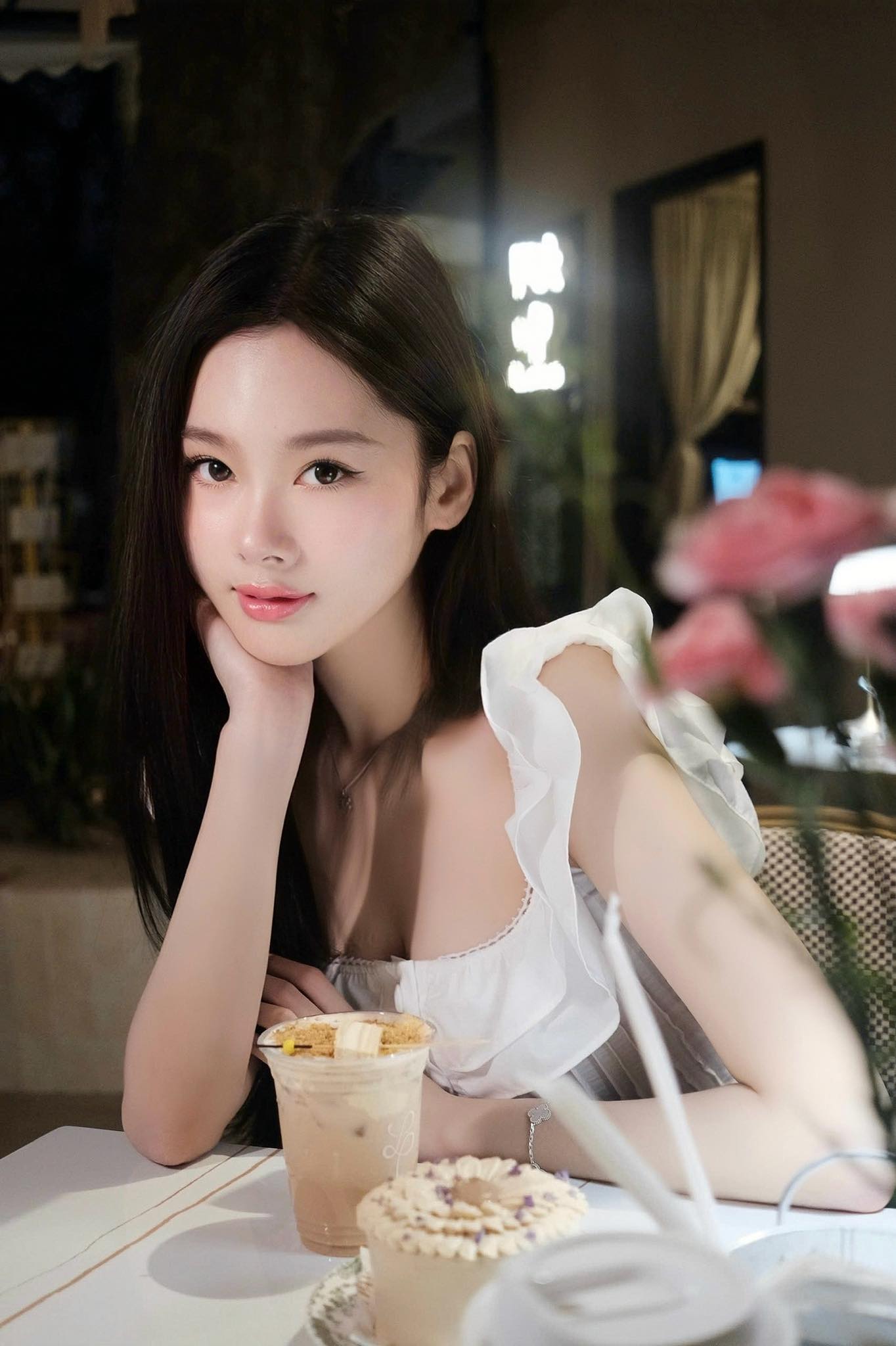 Trần Hà Linh là ai mà được nhiều người yêu mến