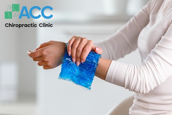 đau cổ tay nên làm gì