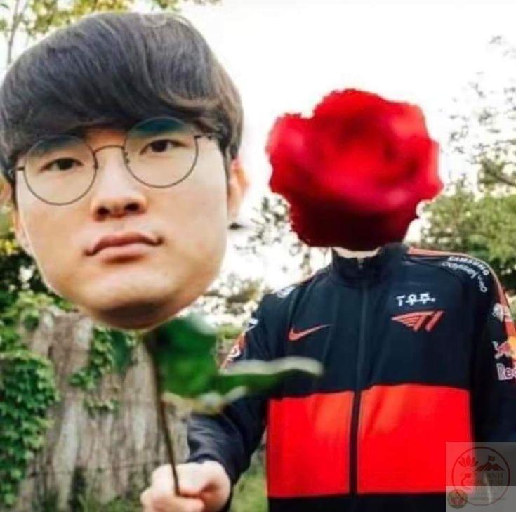 Meme Faker tặng hoa