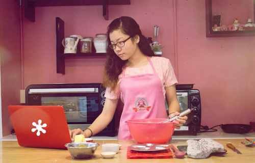 Cô gái Huế xinh đẹp, đảm đang mê nấu nướng - 2