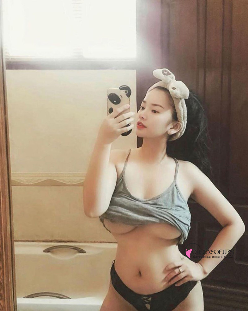 Hình ảnh gái hở vú