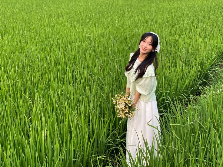 Tip tạo dáng chụp ảnh đồng quê chill với ruộng lúa