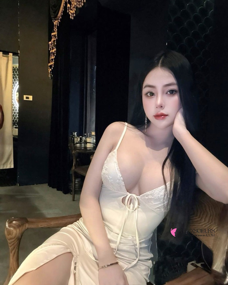 Ảnh hot girl sở hữu cặp ngực căng tròn