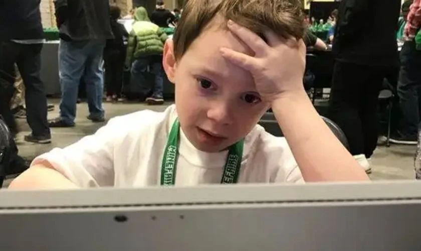 Ảnh meme bất lực, mệt mỏi 2025