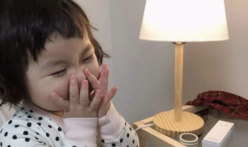 Ảnh meme em bé cười đáng yêu nhất 2025