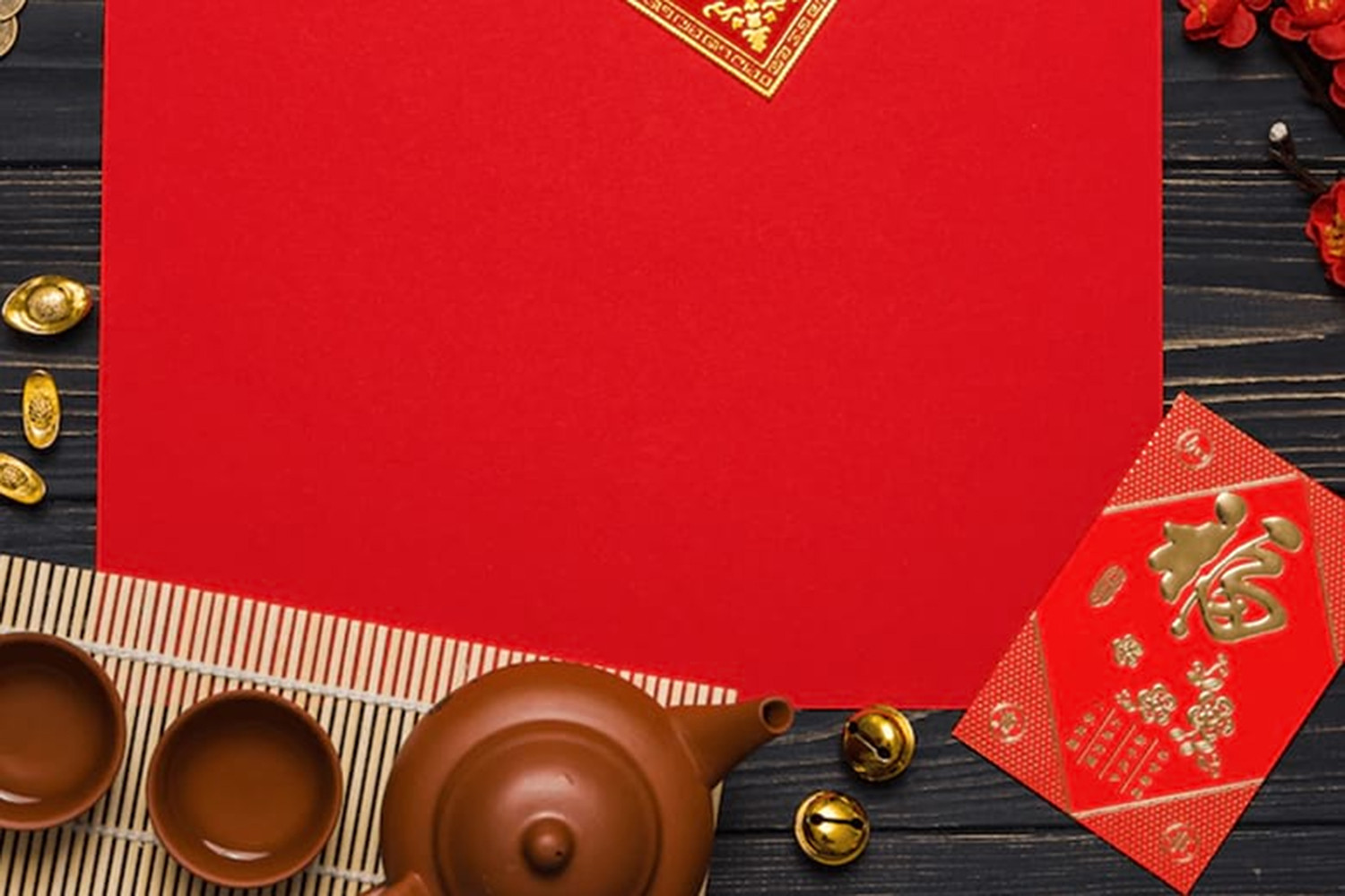 Hình nền Tết chủ đạo màu đỏ ấm chén
