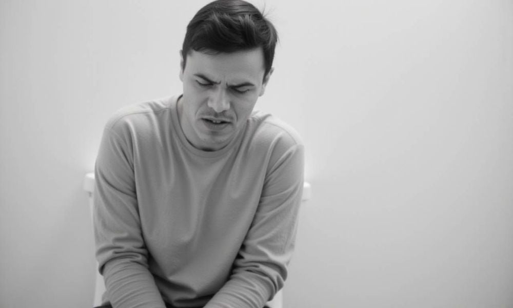 Hình ảnh nội soi viêm trực tràng do Mycobacterium avium-intracellulare ở bệnh nhân nhiễm HIV