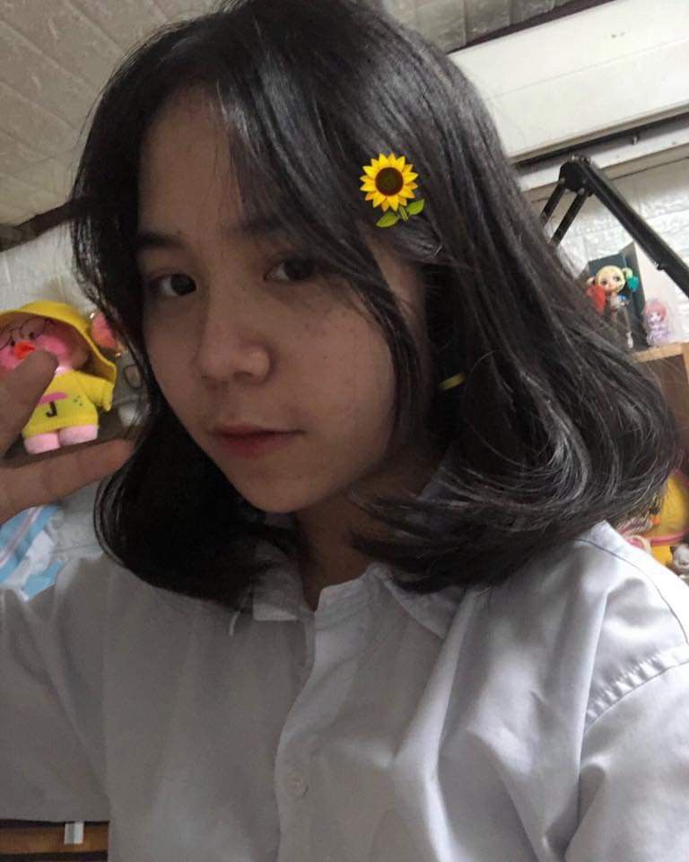 Ảnh Simmy cute luôn gắn liền với phong cách đáng yêu