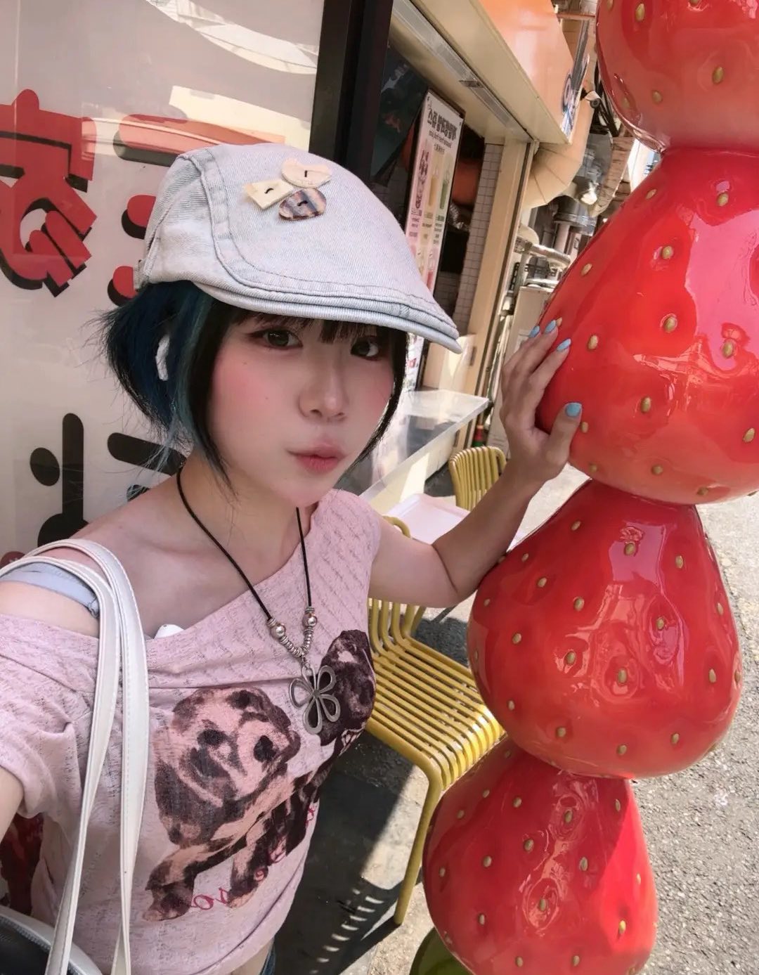 Mèo Simmy là ai mà khiến cộng đồng ngày càng lớn mạnh