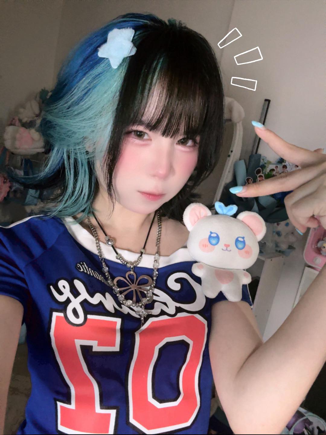 Mèo Simmy là ai mà lan tỏa năng lượng tích cực