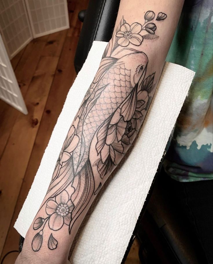 xăm hình cá chép kết hợp hoa anh đào