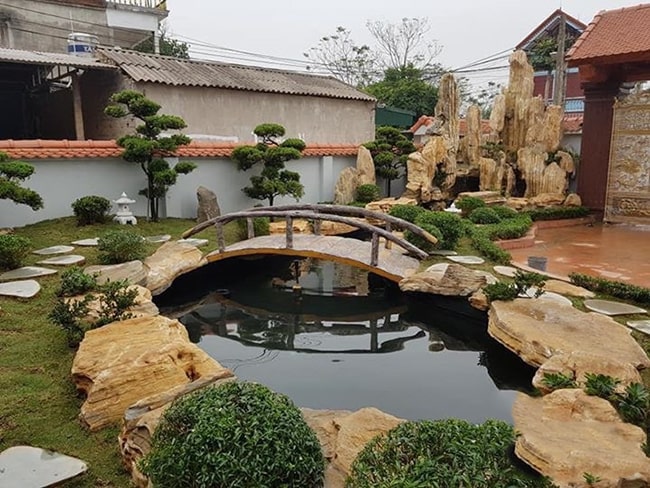 Thi công bể cá koi ngoài trời phong thủy