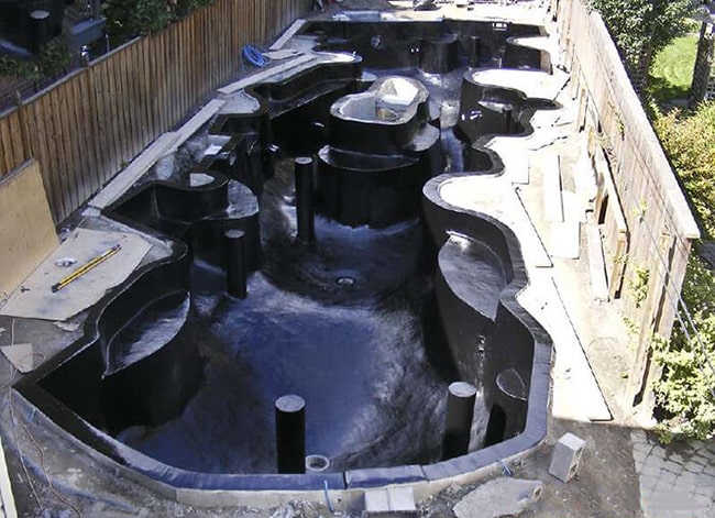 Chống thấm hồ cá koi ngoài trời