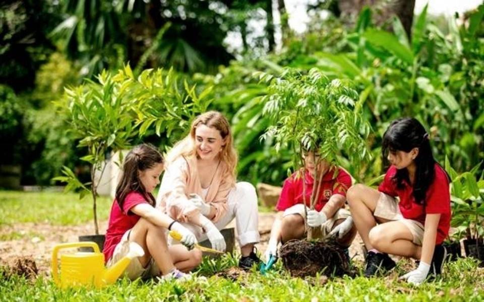 Phương pháp đồng hành cùng con học hè hiệu quả nguồn internet