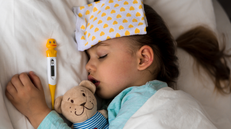 Những cách hạ sốt nhanh chóng: Cụ thể cho cả người lớn và trẻ em