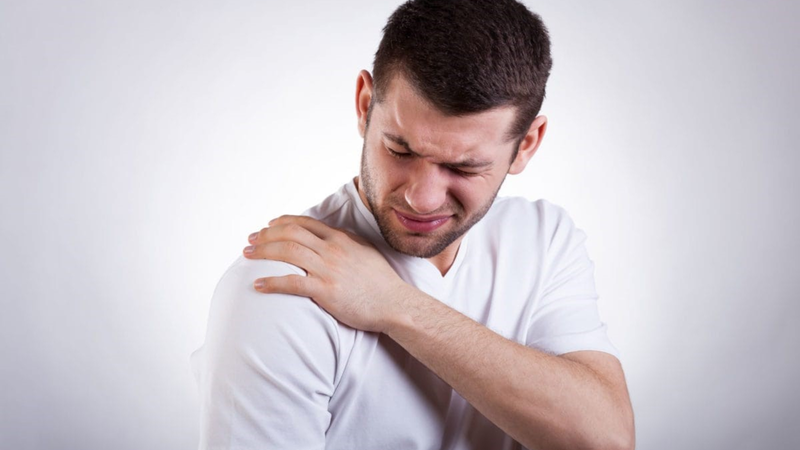 Hẹp lỗ liên hợp đốt sống cổ là gì? Nguyên nhân, triệu chứng và cách điều trị