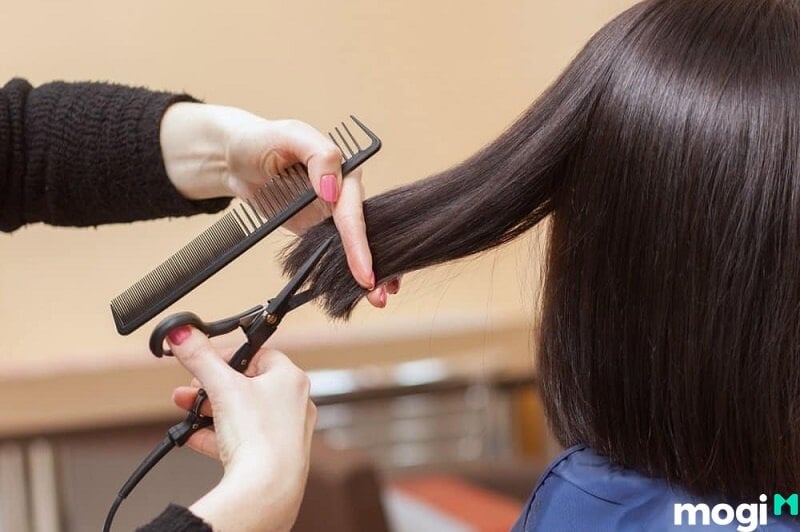 Phụ nữ nằm mơ thấy cắt tóc