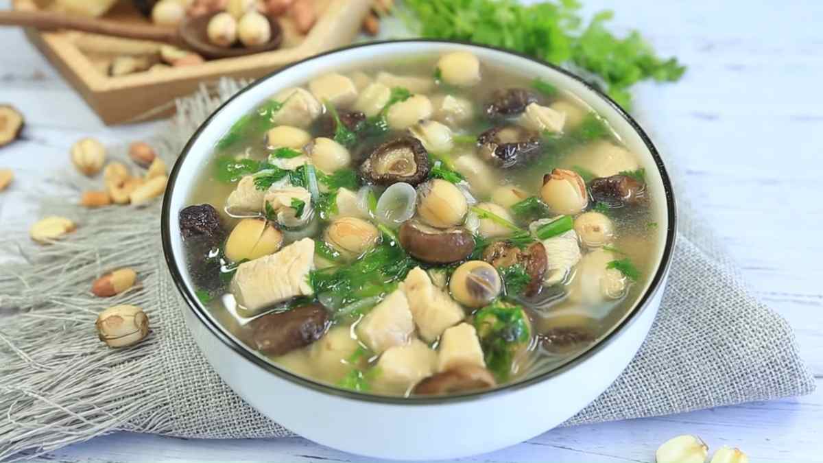 Món ngon từ Gà - Canh gà hạt sen