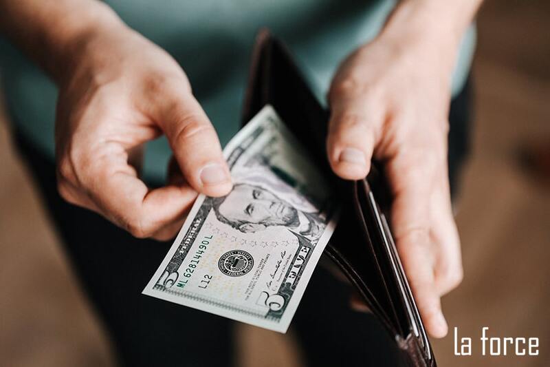 Mơ thấy mất ví tiền