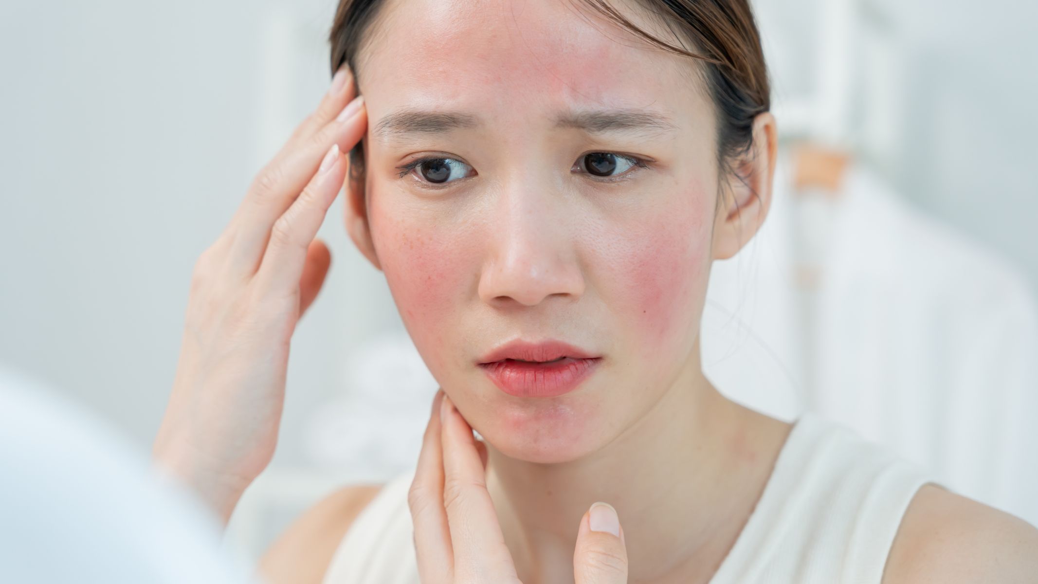 Nếu bạn có cơ địa dị ứng hoặc đã từng có phản ứng khi tiếp xúc với hoa hồng, cần tránh uống trà hoa hồng