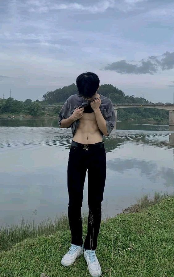 Hình ảnh đẹp nhất về trai 6 múi che mặt - Viện Nghiên cứu Văn hóa